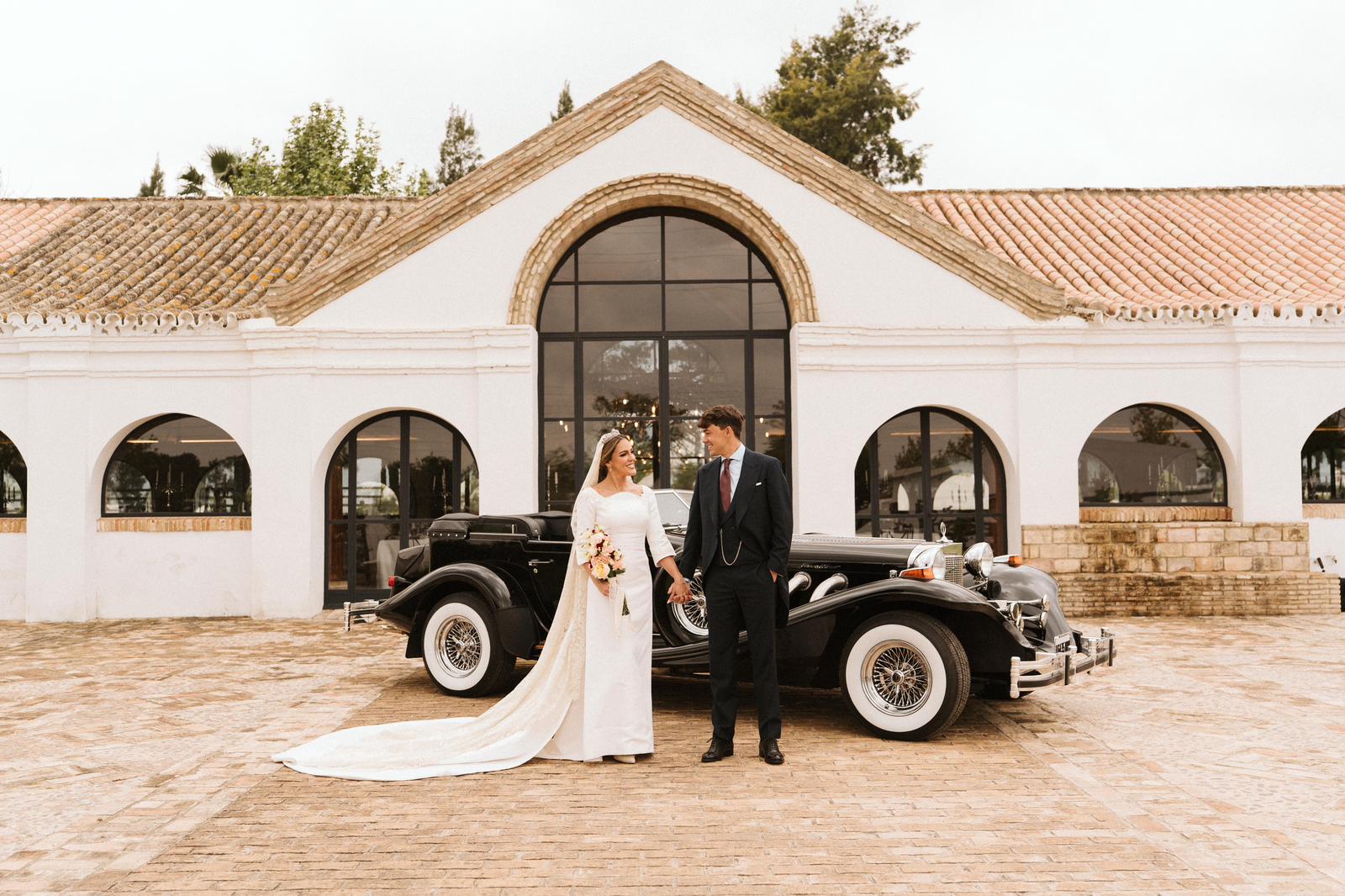 Coche clásico en boda