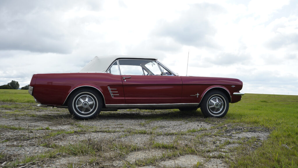 FORD MUSTANG CONVERTIBLE – 1966 — Exterior