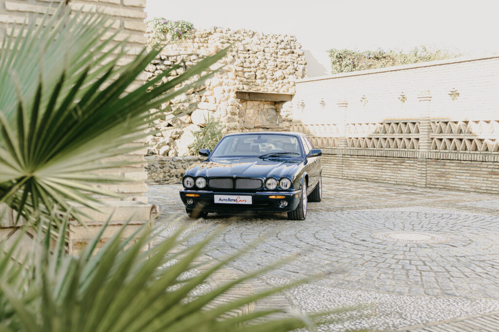 JAGUAR XJR – 2000 — Exterior
