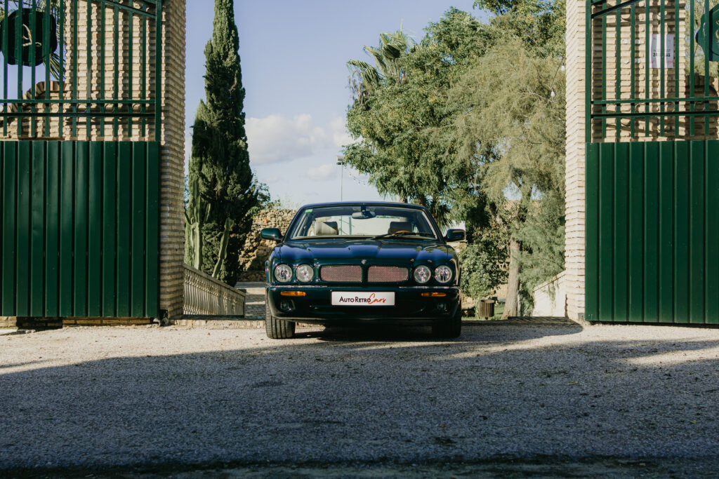 JAGUAR XJR – 2000 — Exterior