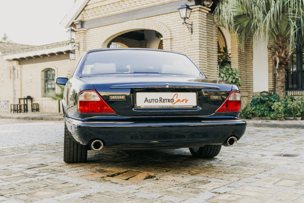 JAGUAR XJR – 2000 — Exterior