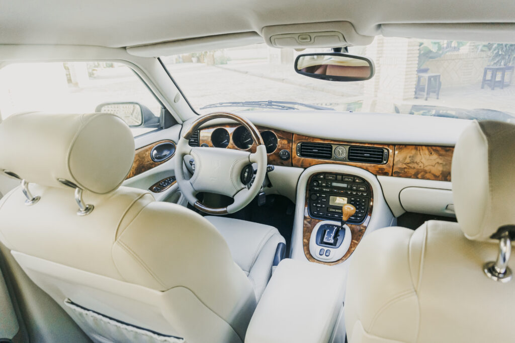 JAGUAR XJR – 2000 — Exterior