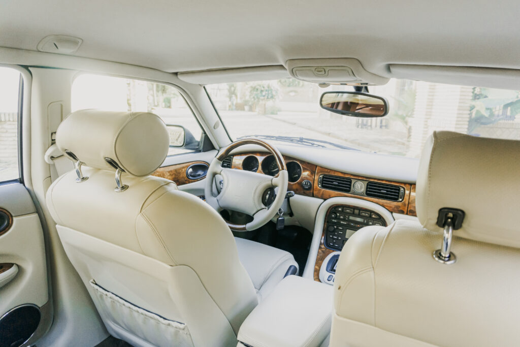 JAGUAR XJR – 2000 — Exterior