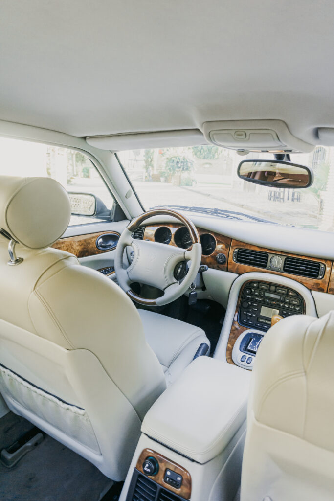 JAGUAR XJR – 2000 — Exterior