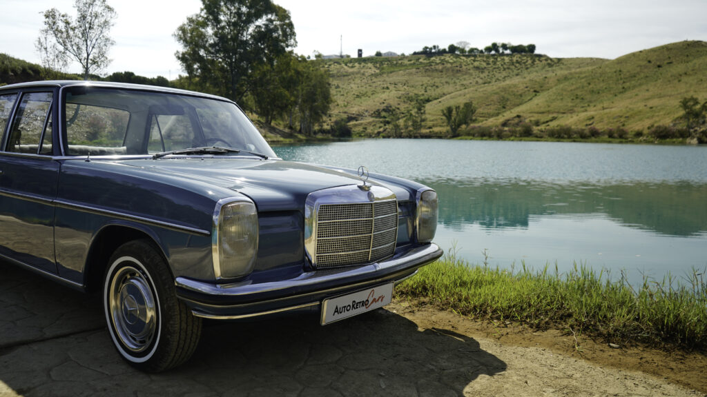 MERCEDES BENZ 220D – 1972 — Exterior