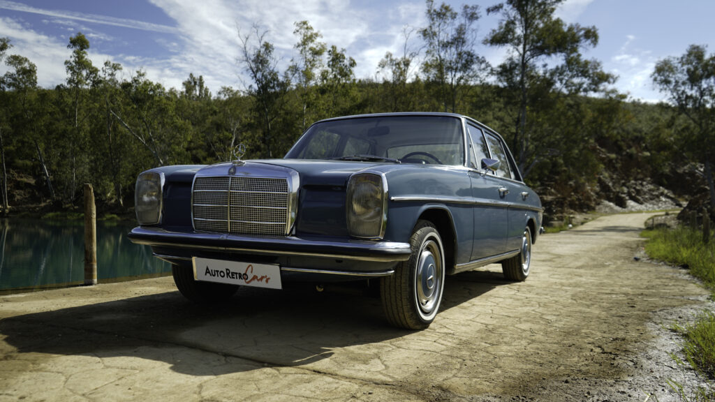 MERCEDES BENZ 220D – 1972 — Exterior