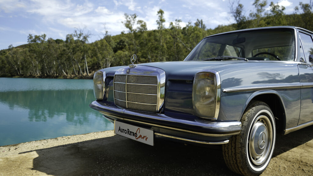 MERCEDES BENZ 220D – 1972 — Exterior