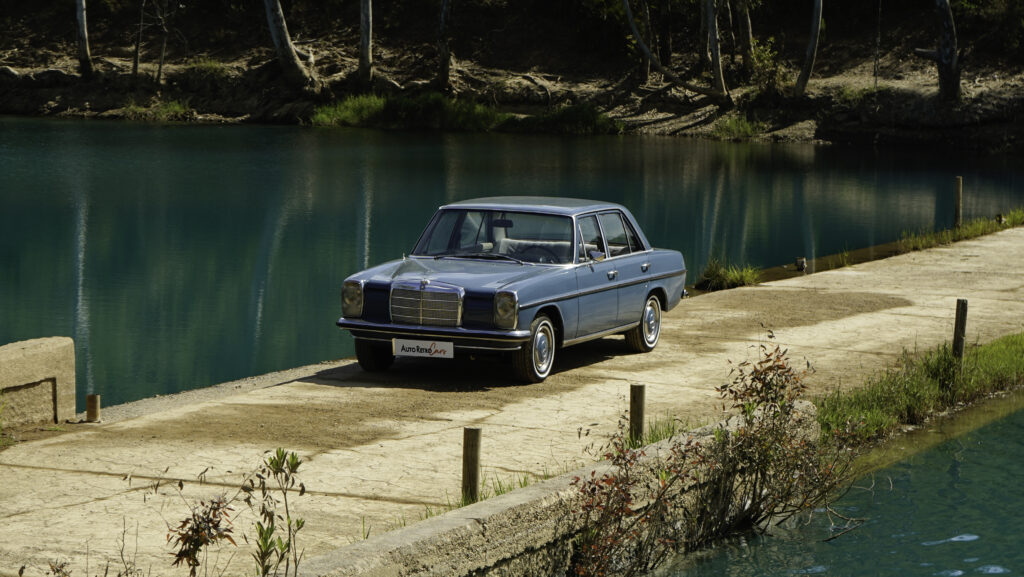 MERCEDES BENZ 220D – 1972 — Exterior