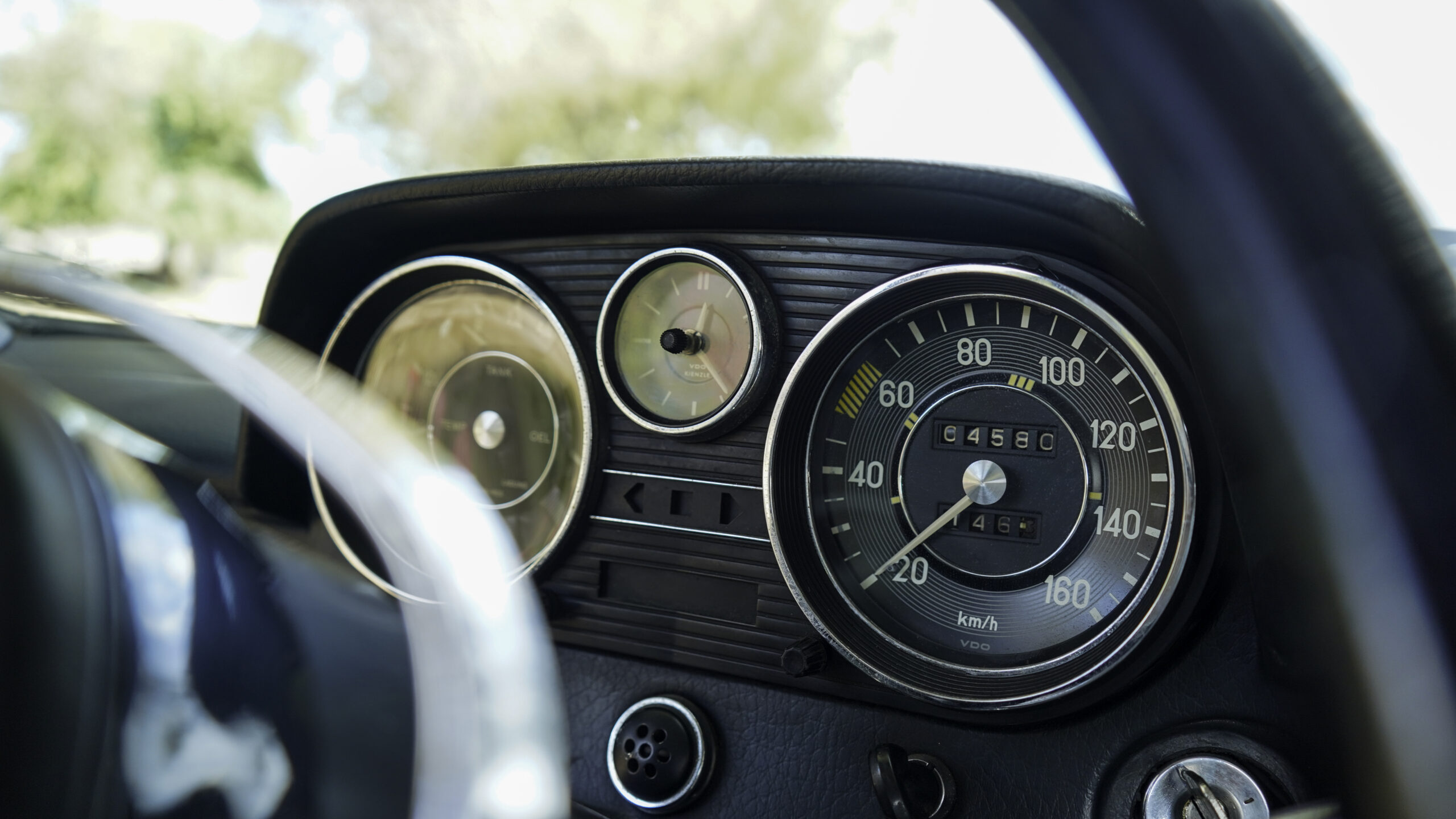 MERCEDES BENZ 220D – 1969 — Galería