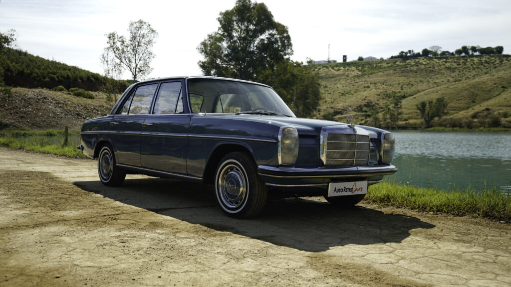 MERCEDES BENZ 220D – 1972 — Exterior