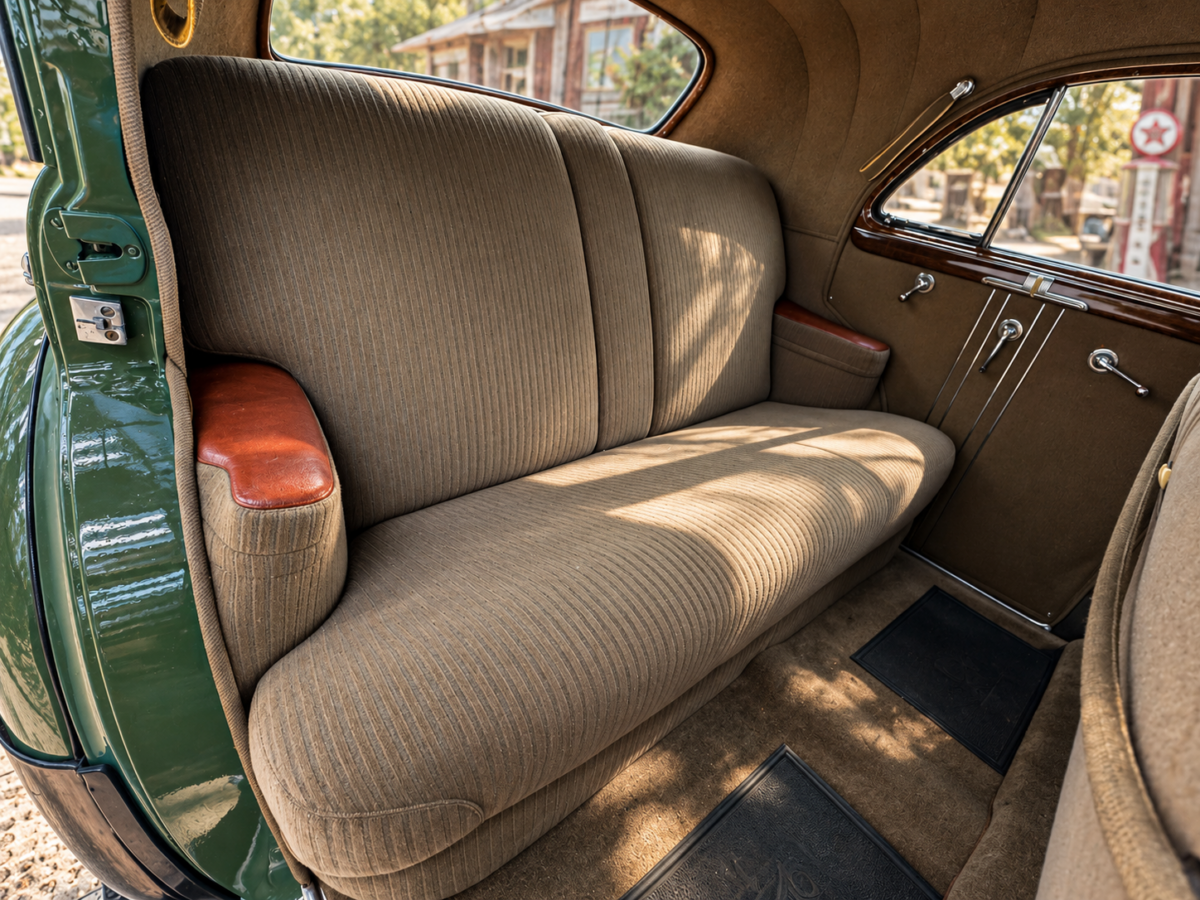 OLDSMOBILE SERIES 90 — Galería